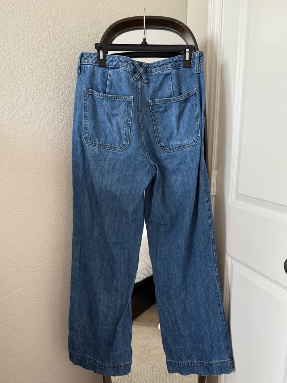 Universal Thread - Light Wash Denim Jeans - Picture 8 of 8